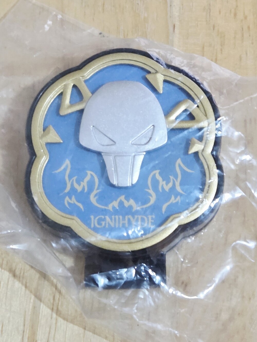 *4 for $30* Twisted Wonderland Ignihyde Caracter Compact Mirror